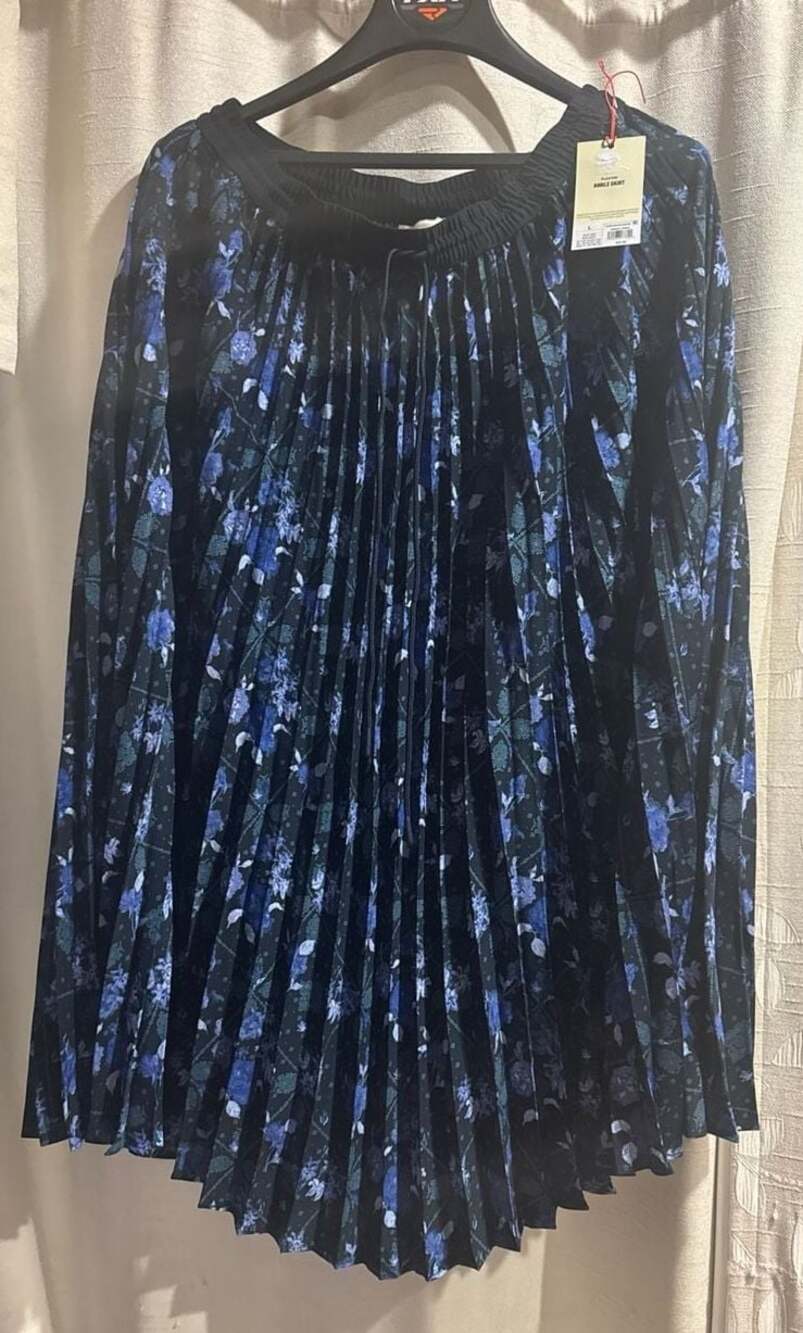 Woolrich x Target Blue Floral Pleated Ankle Skirt, Size L
C12